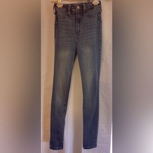 Hollister Ultra High-Rise Jean Legging